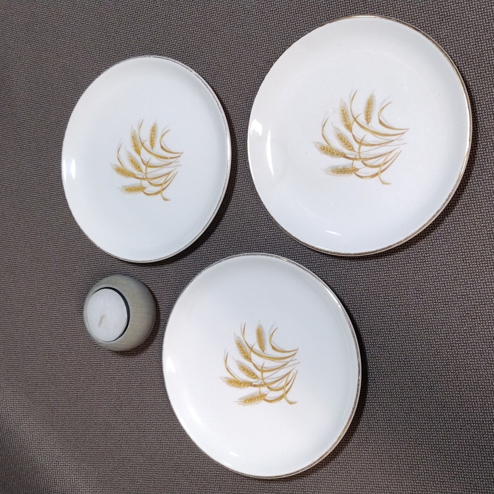 Homer Laughlin Golden Wheat 6" plate set